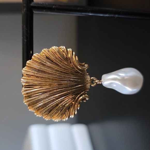 ZARA Pearl and Shell Earrings - Picture 6 of 13